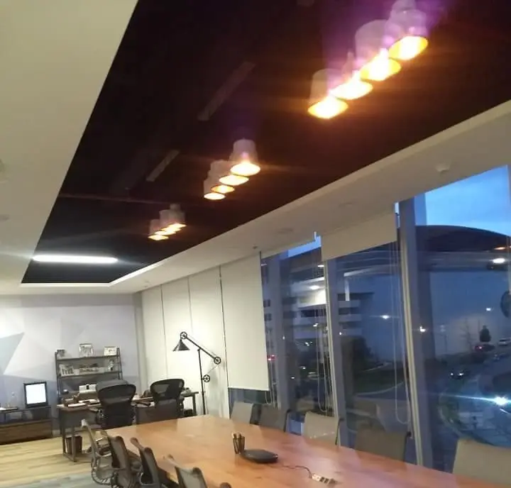 Instalación eléctrica en baja tensión para oficinas en residencia Park Plaza II