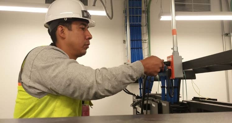 Instalación de Contactos Regulados